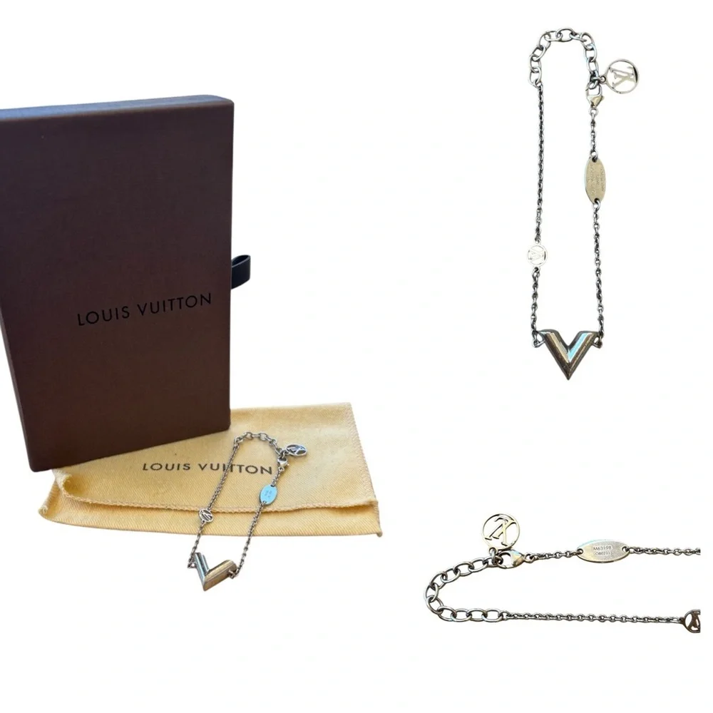 Louis Vuitton Essential V Bracelet - Picture 1 of 6